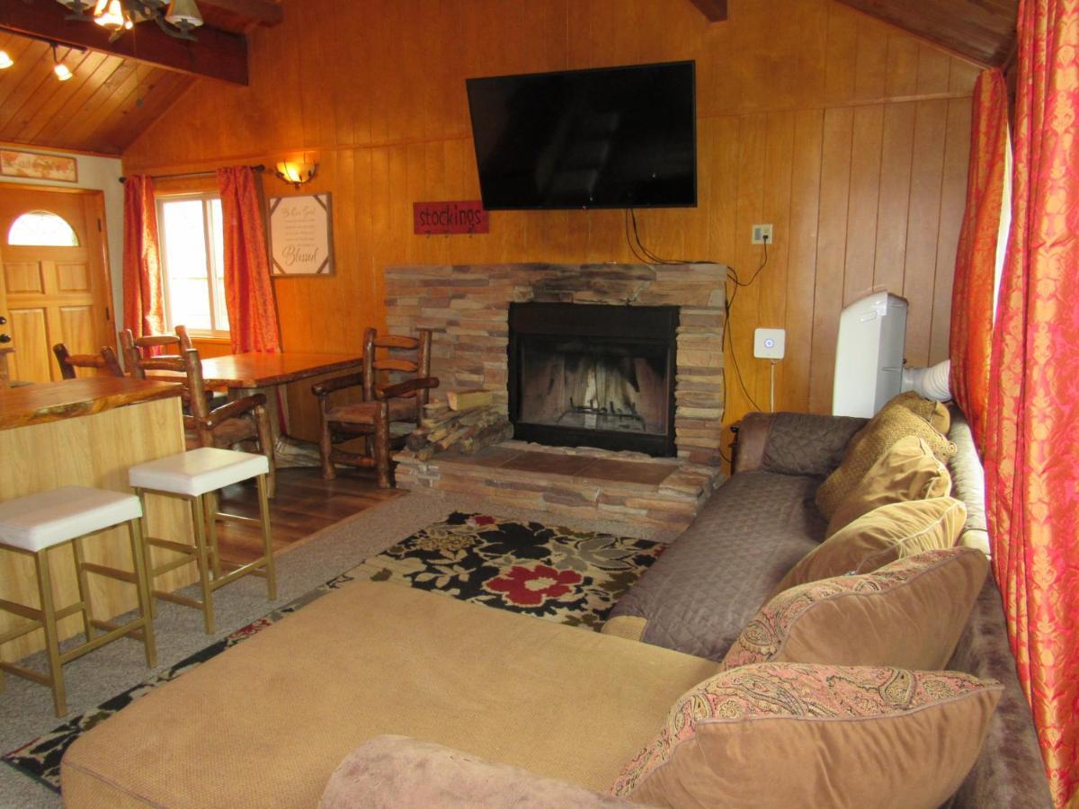 Hillside Hideaway -View Of Ski Slope From Charming Deck Big Bear Lake Exterior foto