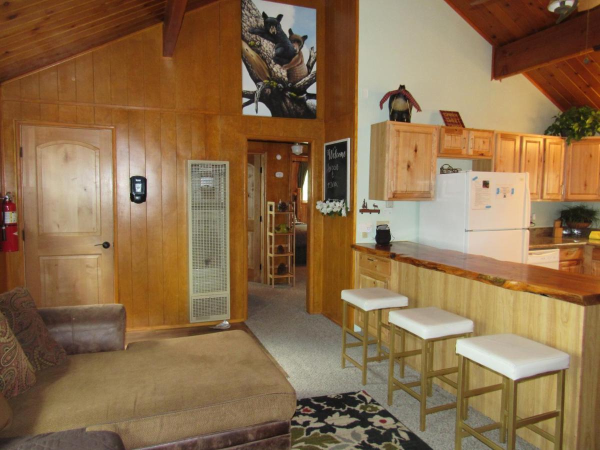 Hillside Hideaway -View Of Ski Slope From Charming Deck Big Bear Lake Exterior foto